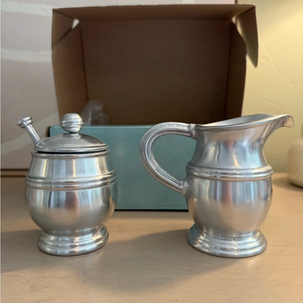 Mariposa classic Creamer and Sugar Set - Picture 2 of 5